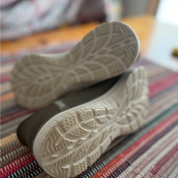 Sketchers slip one - Picture 7 of 8